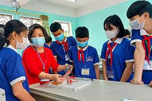 Nữ nhà giáo ưu tú tâm huyết với nghềTin khácLập thành tích chào mừng kỷ niệm 190 năm thành lập tỉnh: Điểm nhấn từ phong trào thi đua đặc biệtXét tặng danh hiệu 'Công dân Lạng Sơn ưu tú': Tôn vinh những tấm gương điển hình