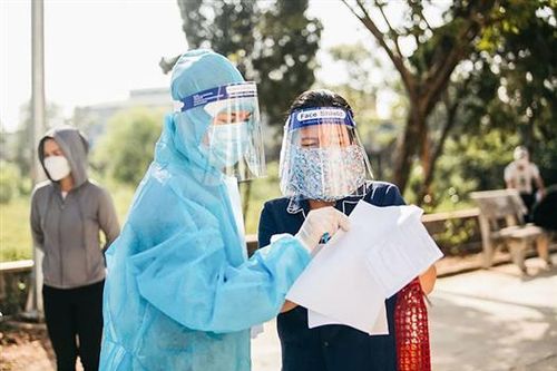 Thầm lặng màu áo xanh
