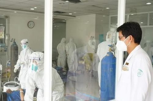 Sáng 1/11: Còn 2.840 ca COVID-19 nặng đang điều trị; F0 tại nhiều tỉnh miền Tây tăng