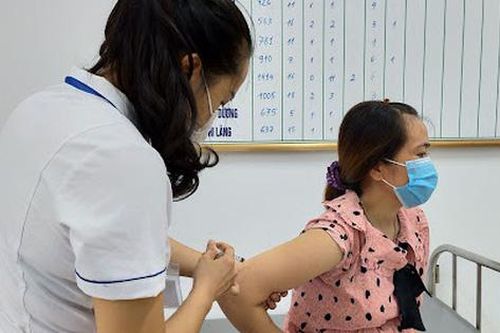 Có thể tiêm vaccine COVID-19 gần với mũi tiêm uốn ván trong thai kỳ không?