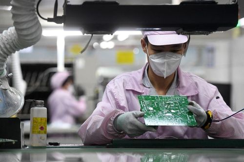 Nhiều nhà máy đình trệ, sụt giảm sản xuất, kinh tế Trung Quốc tiếp tục giảm tốc