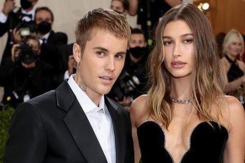 Hailey Baldwin và Justin Bieber bộc bạch về những giây phút 'đen tối' nhất cuộc đời