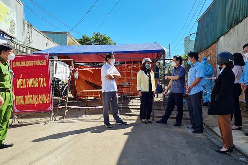 Lãnh đạo TP. Pleiku kiểm tra công tác phòng-chống dịch tại phường Yên Đỗ