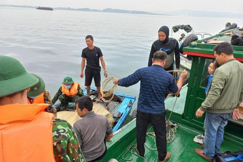 Quảng Ninh: Va chạm tàu giữa Vịnh khiến 2 người tử vong