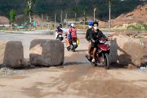 Chủ đầu tư rào chắn trụ sở 100 tỷ của Cục Thuế Bình Định