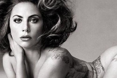 Lady Gaga khỏa thân trên tạp chí Vogue