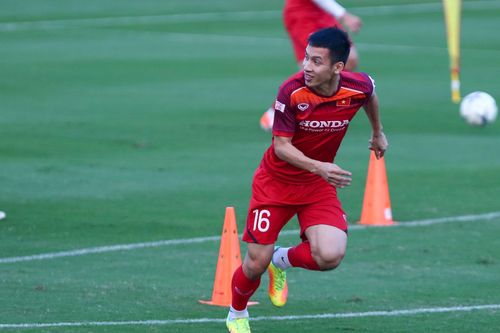 Hùng Dũng và 8 cầu thủ U23 được bổ sung cho đội tuyển Việt Nam