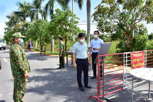 Y tế - Sức khỏe Y tế - Sức khỏe Phó Chủ tịch UBND tỉnh Nguyễn Thanh Bình chỉ đạo công tác phòng chống dịch tại Quảng Điền, Phong Điền