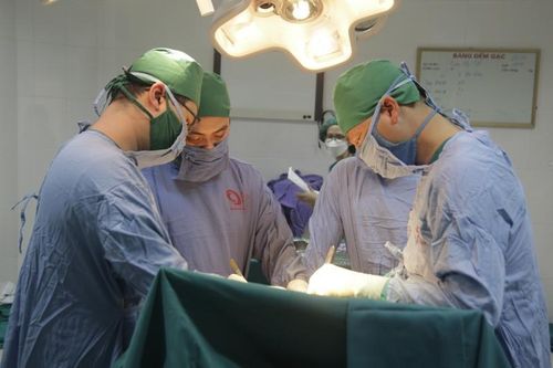 Cứu cụ ông 84 tuổi nguy kịch do xuất huyết tiêu hóa