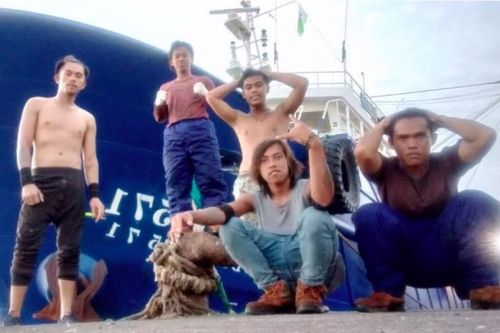 Thuyền viên Indonesia kể chuyện nhảy khỏi tàu cá Trung Quốc