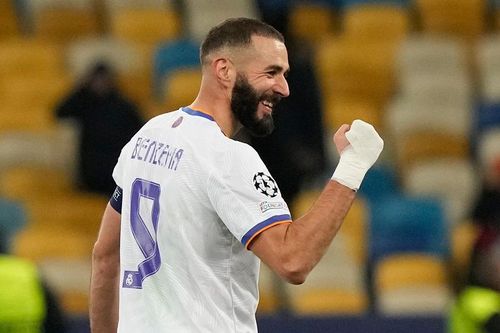 Benzema ghi cú đúp, Real Madrid vọt lên dẫn đầu