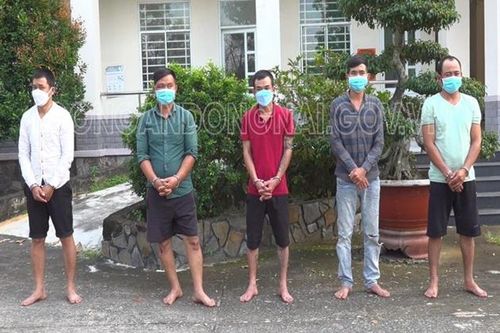 Băng nhóm mang hung khí vào trụ sở Công an xã đánh Công an, đập phá tài sản