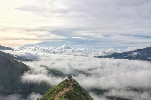 Cổng trời Tây Bắc tuyệt đẹp khi vào mùa 'săn' mây