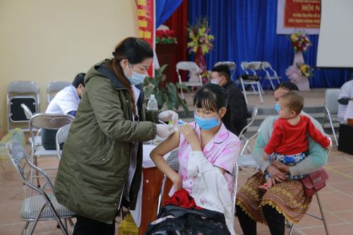 Triển khai tiêm vắc xin phòng Covid-19 cho trẻ từ 12 -17 tuổi