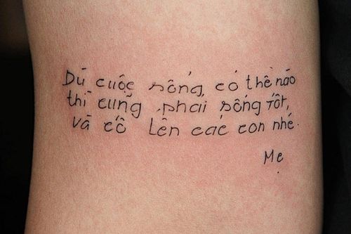 Giới trẻ thích xăm tiếng Việt