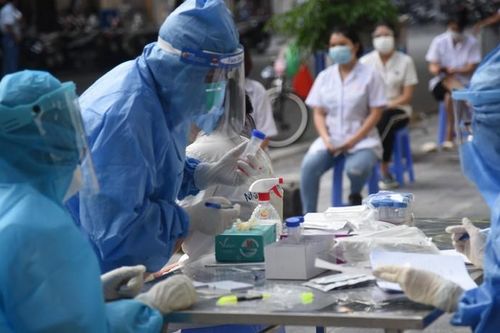 Khẩn tìm người đến 12 địa điểm tại nhiều quận Hà Nội