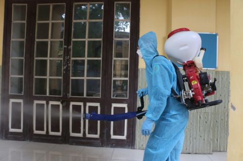 Nhiều ca lây nhiễm trong cộng đồng, học sinh Hà Nội có được đi học trở lại?