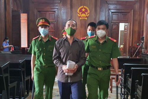 Cựu công chức Văn phòng UBND TPHCM kháng cáo kêu oan bất thành
