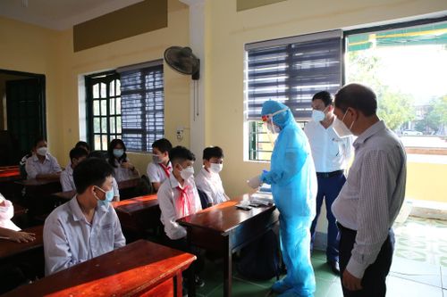 TP Hà Tĩnh dừng dịch vụ karaoke, học sinh ngừng đến trường