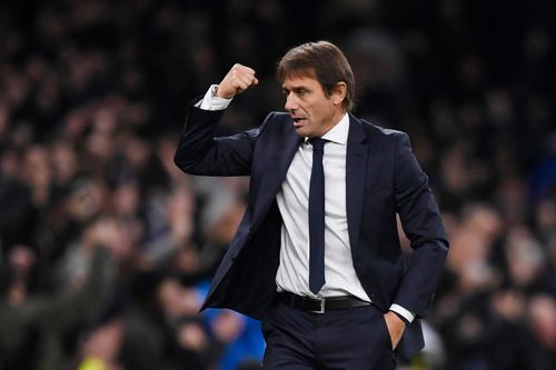 HLV Conte có chiến thắng đầu cùng Tottenham ở trận cầu có 3 thẻ đỏ