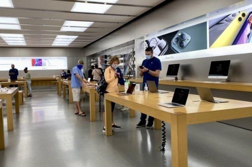 Apple sẽ dỡ bỏ quy định đeo khẩu trang cho khách hàng tại Mỹ