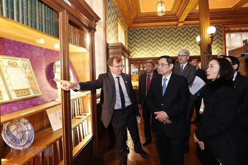 Thủ tướng Phạm Minh Chính thăm, làm việc tại Viện Pasteur Paris
