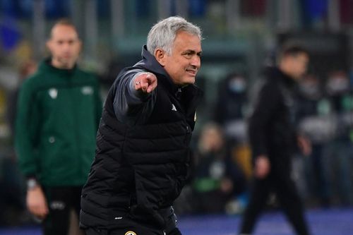 AS Roma thoát thua đội bóng vô danh