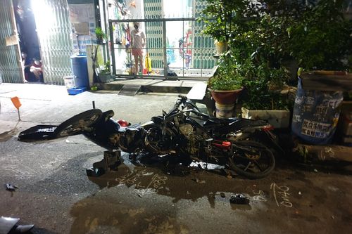 Nghe tiếng động lớn trong đêm, người dân kiểm tra phát hiện đôi nam nữ chết thảm