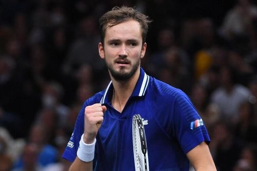 Medvedev gặp Zverev tại bán kết Paris Masters