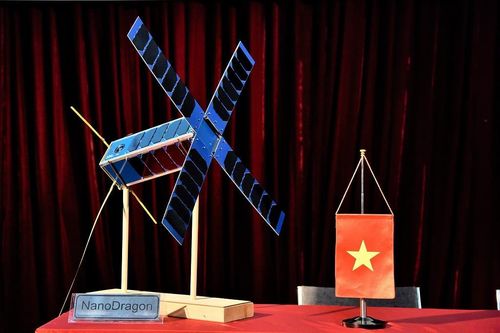 Hoãn phóng vệ tinh NanoDragon ngày 7/11 do thời tiết xấu