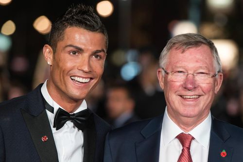 Sir Alex đã khiến Ronaldo 'bẻ lái' từ Man xanh về lại Man đỏ trong 20 giây thế nào?