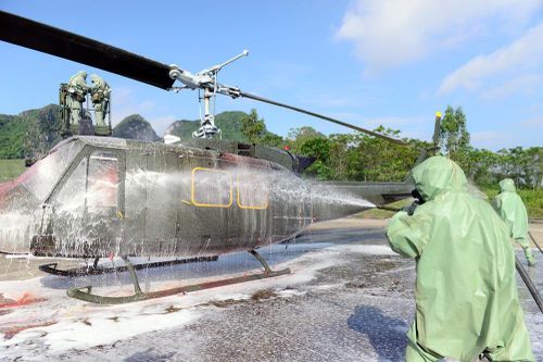 Binh chủng Hóa học dùng vũ khí, khí tài hiện đại diễn tập ứng phó vũ khí hạt nhân