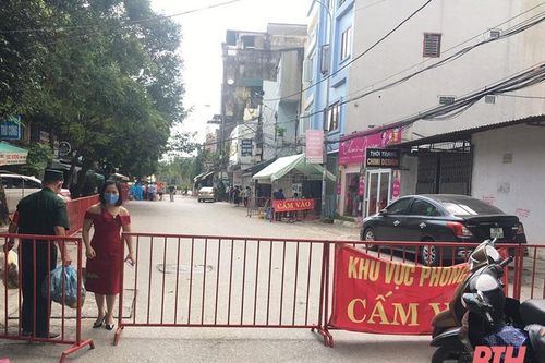 Phong tỏa tạm thời cụm dân cư đường Lý Nhân Tông, phường Đông Thọ và ngõ 16, Lò Chum, phường Trường Thi (TP Thanh Hóa)