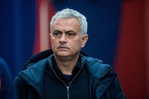 Thầy trò Jose Mourinho thua đội mới lên hạng