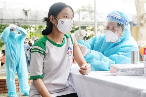 Kiên trì nguyên tắc phòng, chống dịch, sớm tiêm vaccine cho trẻ em