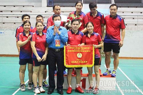 Công đoàn ngành Giáo dục giành giải nhất Giải bóng chuyền hơi công nhân, viên chức, lao động tỉnh năm 2021Tin khácDoanh nghiệp nhỏ và vừa vững vàng vượt qua đại dịchLinh hoạt hình thức hưởng ứng Ngày Pháp luật