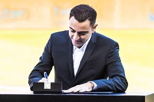 Khoảnh khắc Xavi trở thành huấn luyện viên Barca