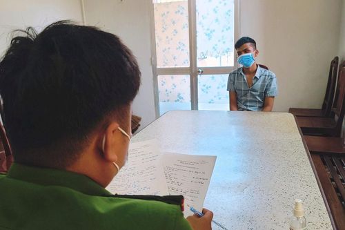 Níu kéo tình cảm bất thành, cướp luôn tài sản của người yêu cũ