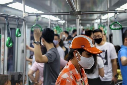Video cảnh người dân chen chúc đi tàu điện trên cao Cát Linh-Hà Đông