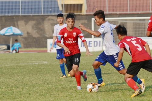Thể thao Thể thao Chủ tịch UBND tỉnh tặng Bằng khen cho 'voi rừng' Hồ Thanh Minh