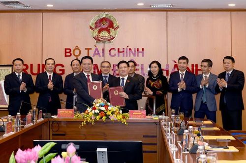 Bộ Tài chính phối hợp với Bộ Thông tin và Truyền thông trong quản lý kê khai, nộp thuế