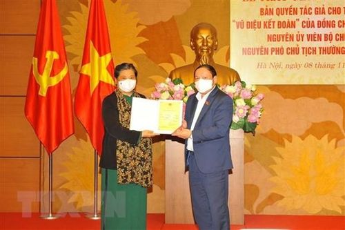 Tác phẩm 'Vũ điệu kết đoàn' của bà Tòng Thị Phóng được công nhận bản quyền tác giả