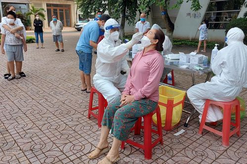 Đắk Lắk đề nghị Bộ Y tế tiếp tục hỗ trợ vắc xin