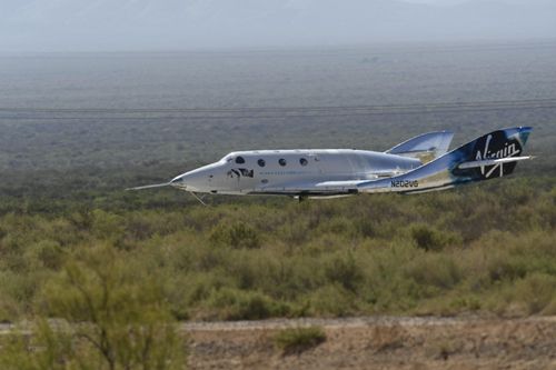 Virgin Galactic thu hút khách hàng với dịch vụ du lịch không gian