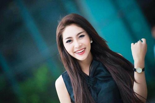 Vừa lộ diện sau ly hôn, Hoa hậu Đặng Thu Thảo gửi lời xin lỗi khán giả vì không làm được chuyện này
