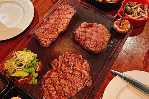 Thưởng thức beefsteak ở quận 1
