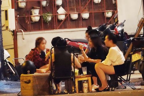 TP.HCM: Nhiều người lơ là 5K, bất chấp ca Covid-19 gia tăng