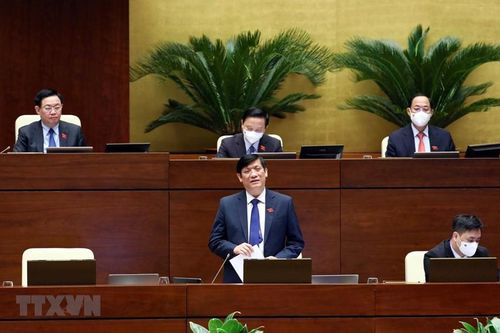 Bộ trưởng Y tế: Đưa trang thiết bị y tế vào mặt hàng bình ổn giá