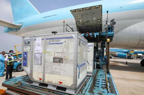 Tổng cục Hải quan phản hồi về vụ 22.000 lon sữa viện trợ