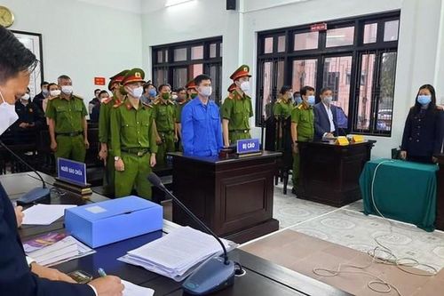 Bác sỹ được đình chỉ xét xử về tội 'Hiếp dâm' do nạn nhân rút yêu cầu khởi tố